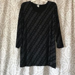 Studio 1940 black top with purple and white print